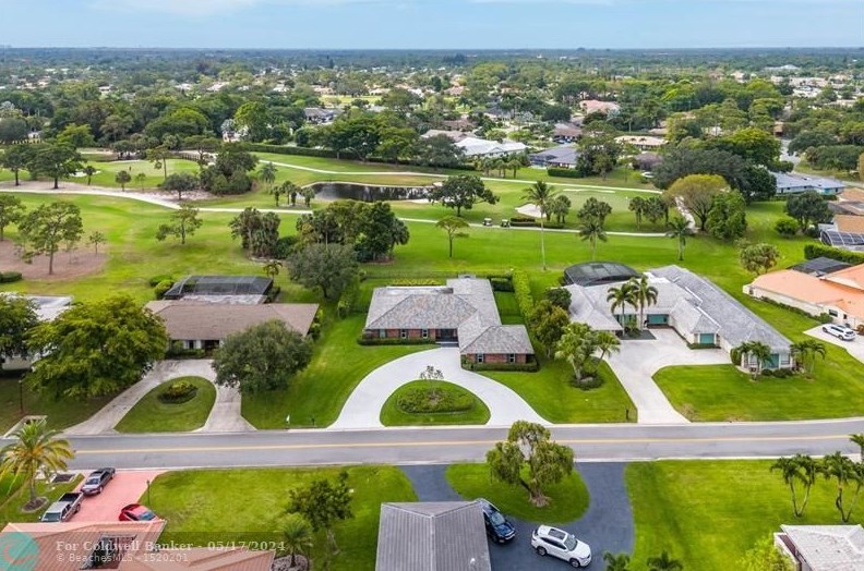525 Muirfield Dr, Lake Worth FL  exterior