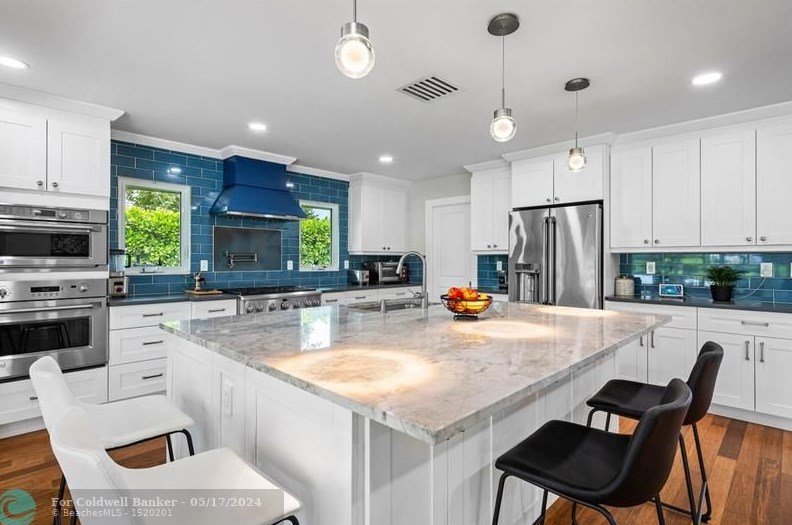 525 Muirfield Dr, Lake Worth FL  exterior