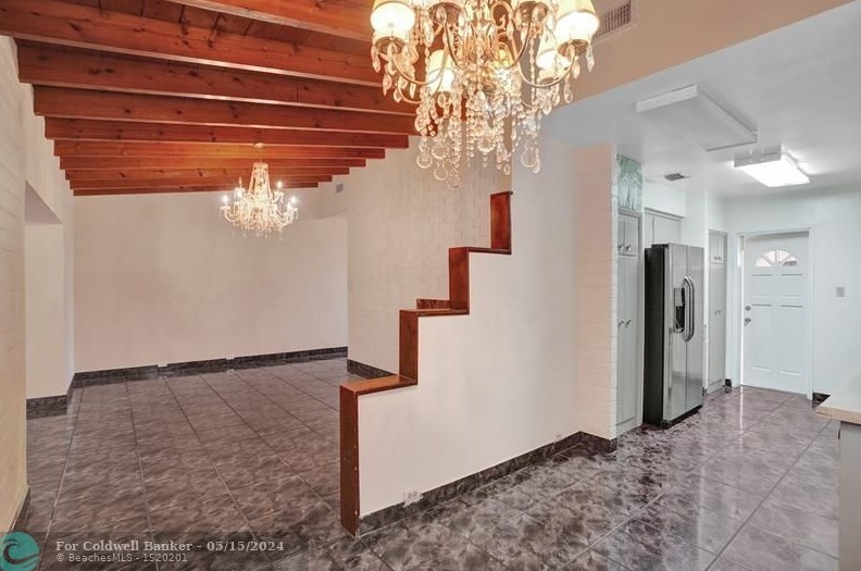 225 Pocatella St, Miami FL 33166-5055 exterior