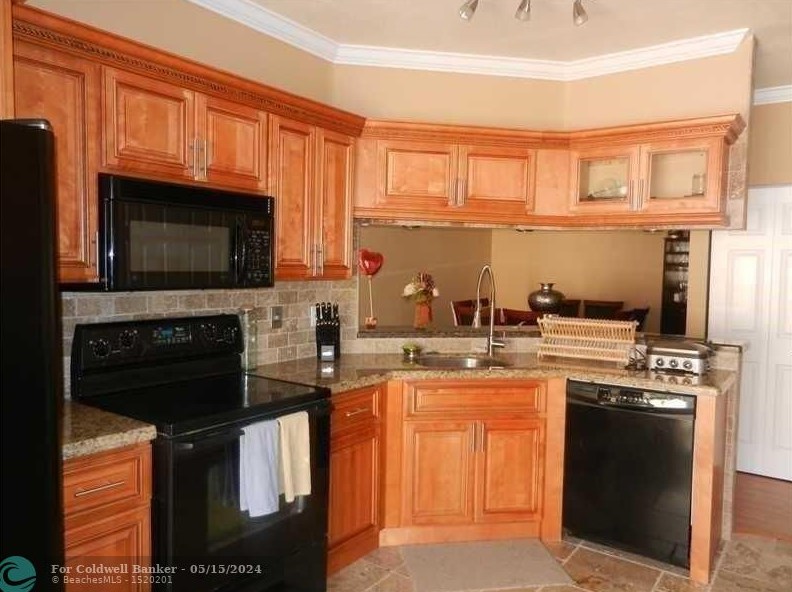 801 158th Ter, Hollywood, FL 33027-5002