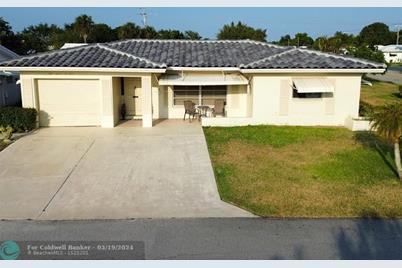5704 NW 85th Ave - Photo 1