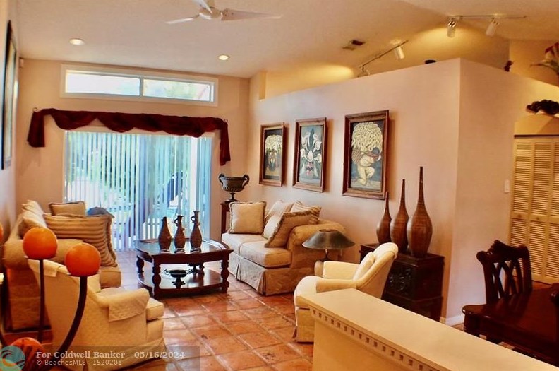 13110 19th Dr, Hollywood FL  33027-3430 exterior