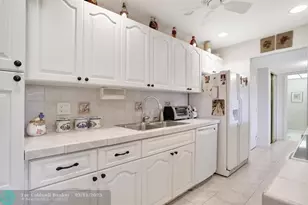 330 SE 20th Ave, Deerfield Beach, FL 33441 - Photo 8