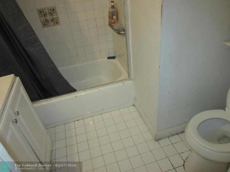 7767 Granada Blvd, Hollywood, FL 33023