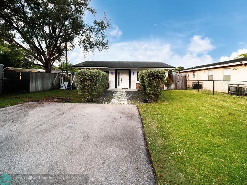 5809 Pierce St, Hollywood FL  33021-6246 exterior