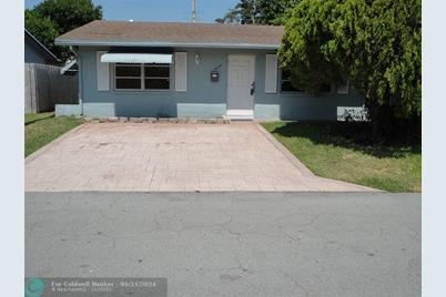 4709 NW 30th Ter - Photo 1