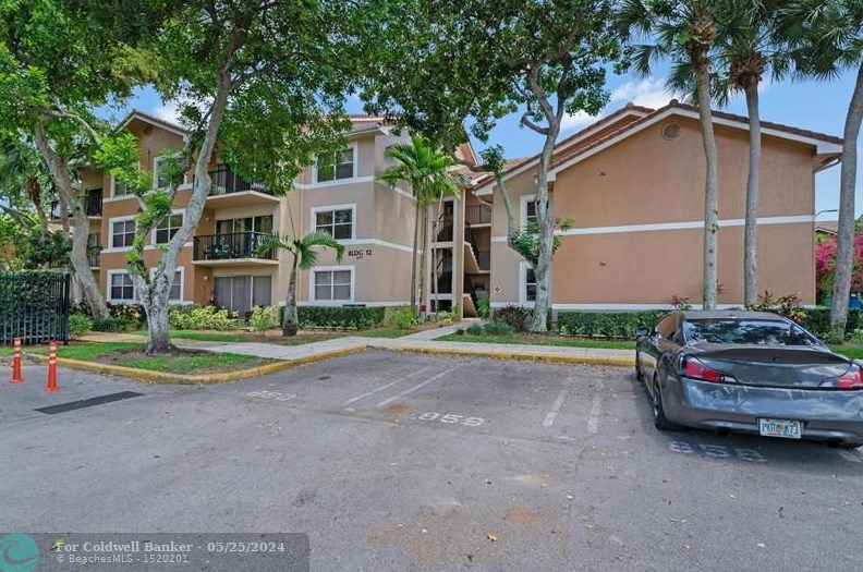 8781 Wiles Rd, Pompano Beach, FL