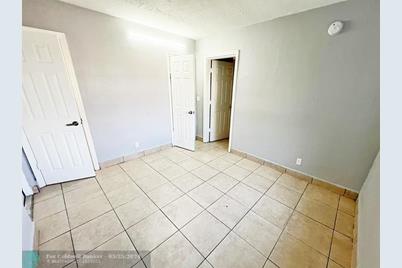 100 NW 30th Ave, Unit #2 - Photo 1