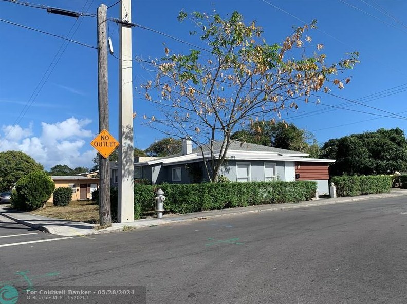 2212 Division Ave, West Palm Beach, FL 33407-5753