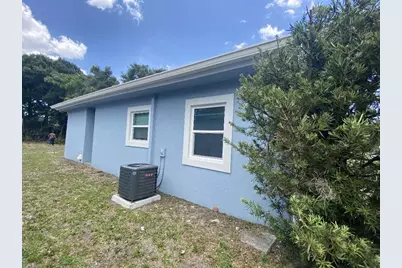 2404  Florida Ave, Fort Pierce, FL 34950 - Photo 2