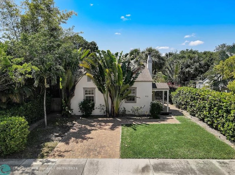 910 Upland Rd, West Palm Beach, FL 33401