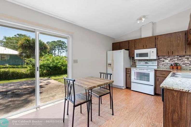 1520 18th Ave, Vero Beach FL  32962-6205 exterior