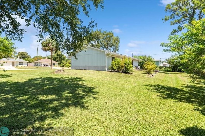 1520 18th Ave, Vero Beach FL  32962-6205 exterior