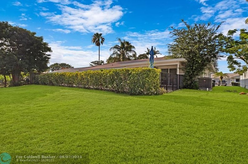 2600 32 St, Boca Raton FL 33431-5444 exterior