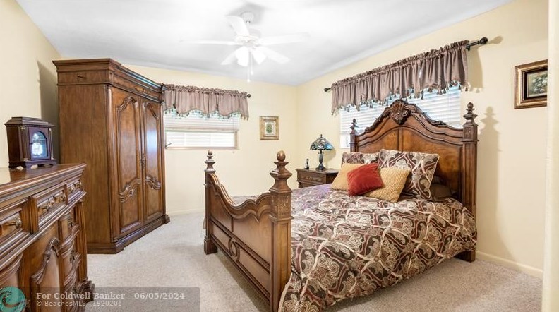 8480 17 Ct, Hollywood FL exterior