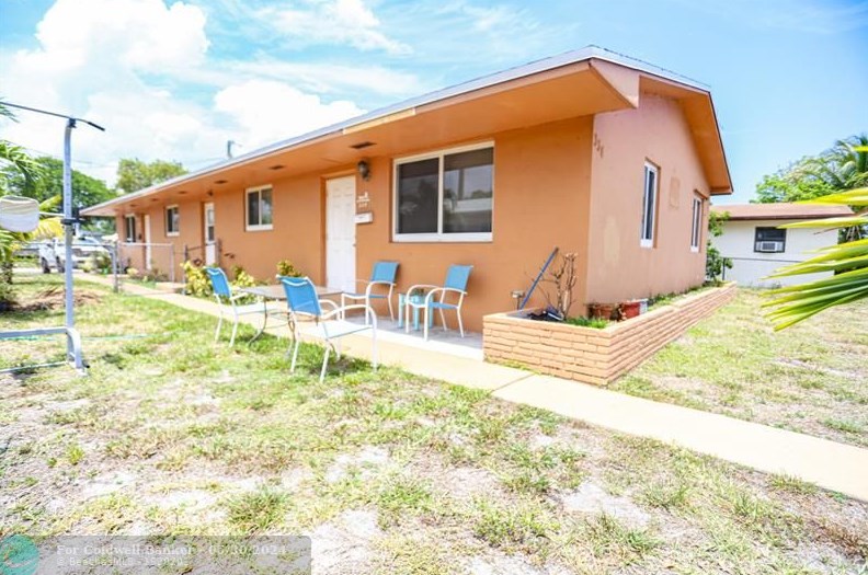 334 16th St, Dania Beach, FL 33004-4250