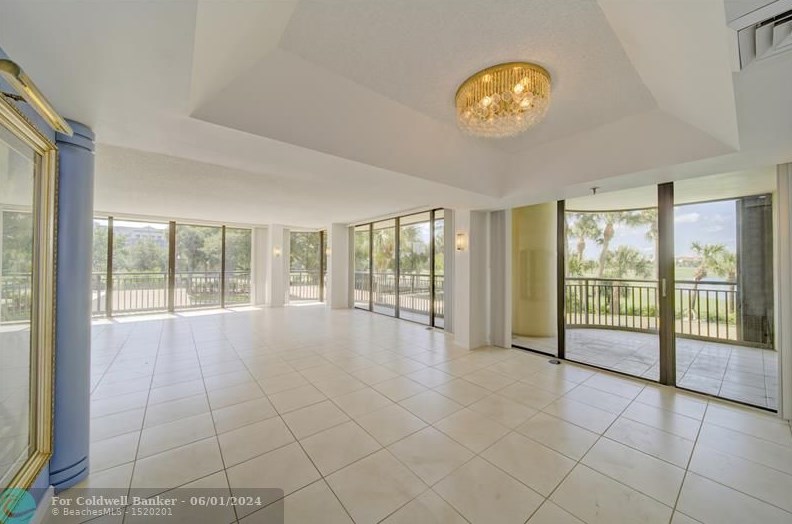 2427 Presidential Way, West Palm Beach, FL 33401-1306