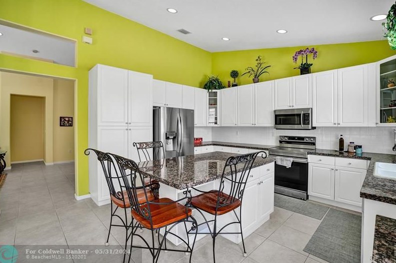 19390 29 Ct, Hollywood FL 33029-2473 exterior