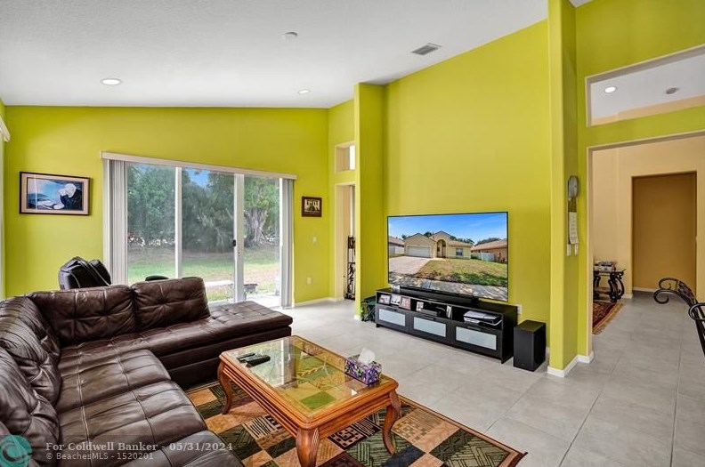 19390 29 Ct, Hollywood FL 33029-2473 exterior