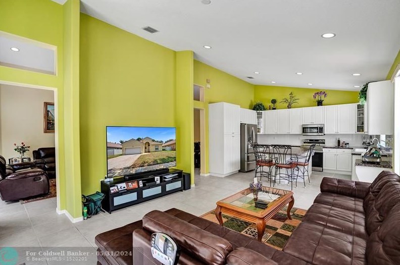 19390 29 Ct, Hollywood FL 33029-2473 exterior