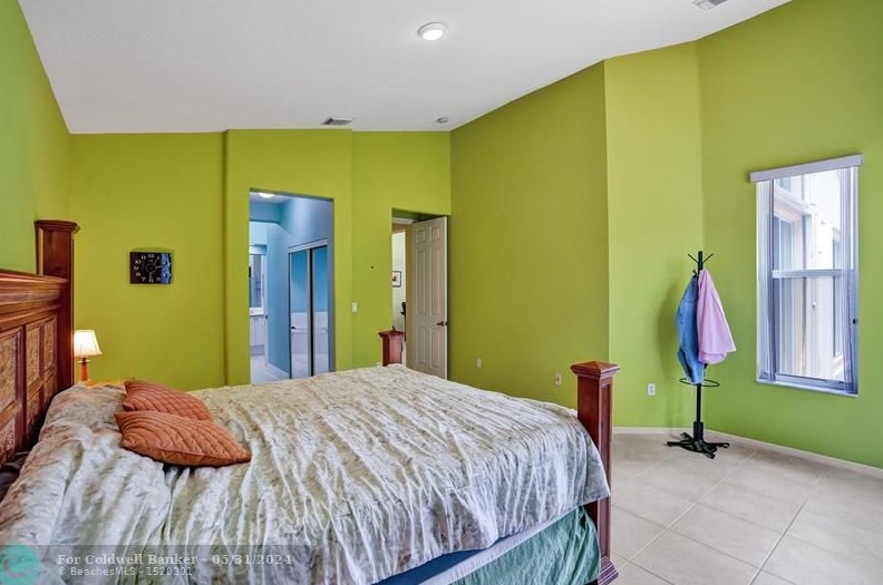 19390 29 Ct, Hollywood FL 33029-2473 exterior