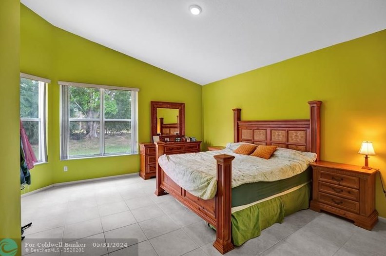 19390 29 Ct, Hollywood FL 33029-2473 exterior