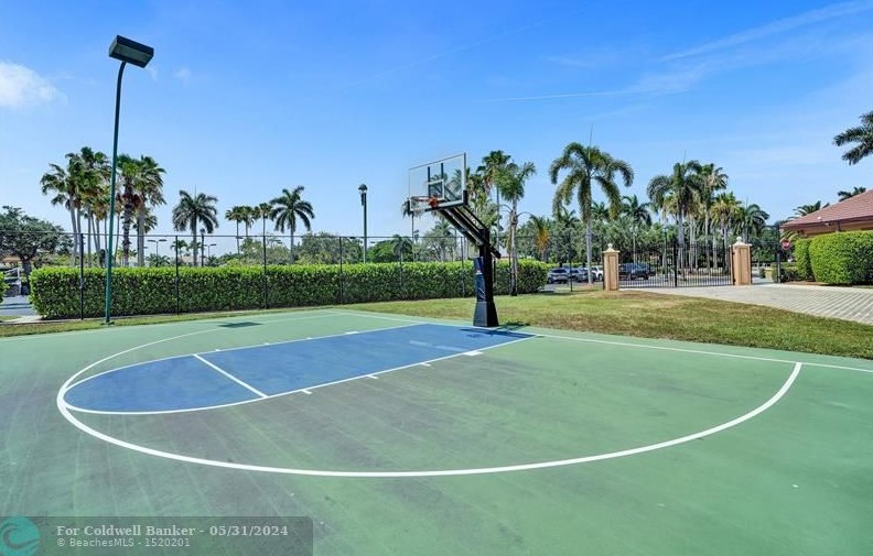 19390 29 Ct, Hollywood FL 33029-2473 exterior