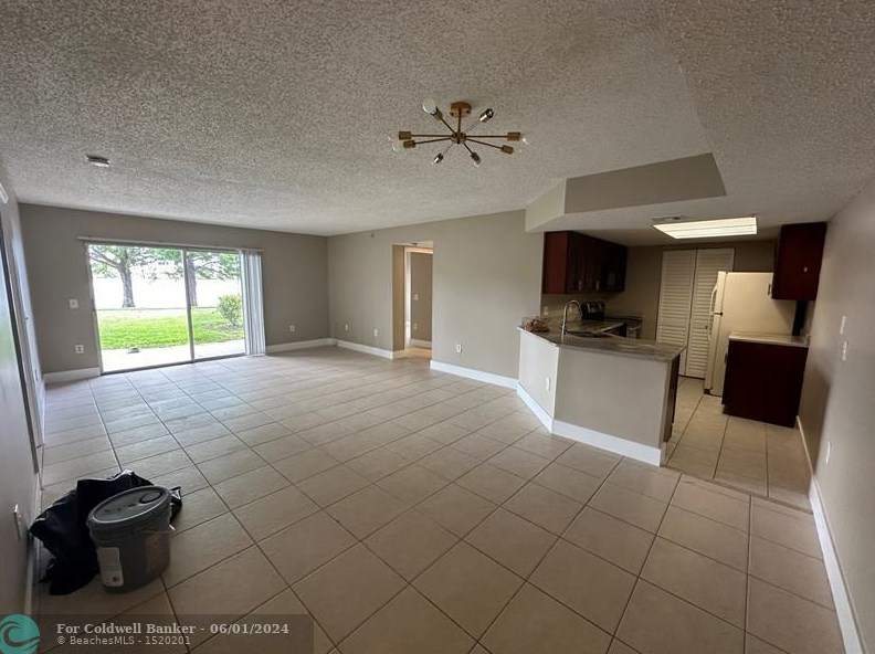 5005 Wiles Rd, Pompano Beach, FL