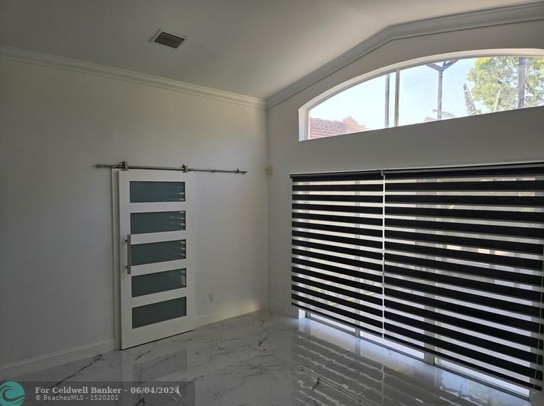 19231 2nd St, Hollywood, FL 33029-5415