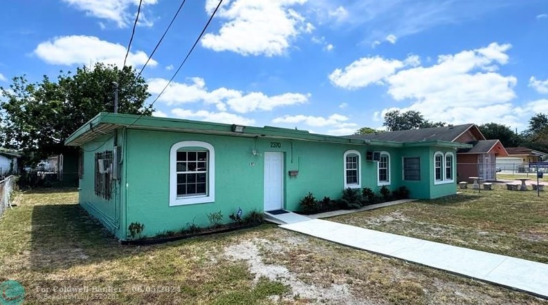 2370 87th St, Miami, FL 33147-3818