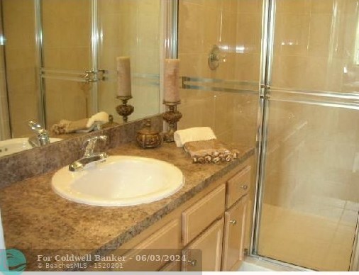 6731 Coral Lake Dr, Pompano Beach, FL 33063