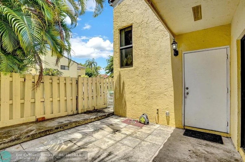 22276 Pineapple Walk Dr, Boca Raton, FL 33433-5520