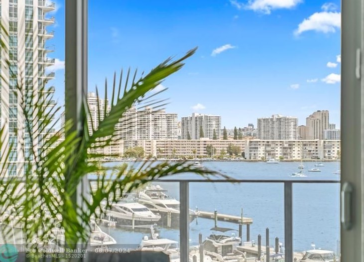 17111 Biscayne Blvd, Miami FL 33160 exterior