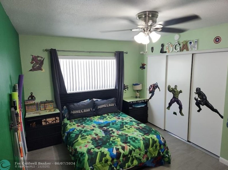 29 10th Ter, Dania Beach FL  33004-4322 exterior