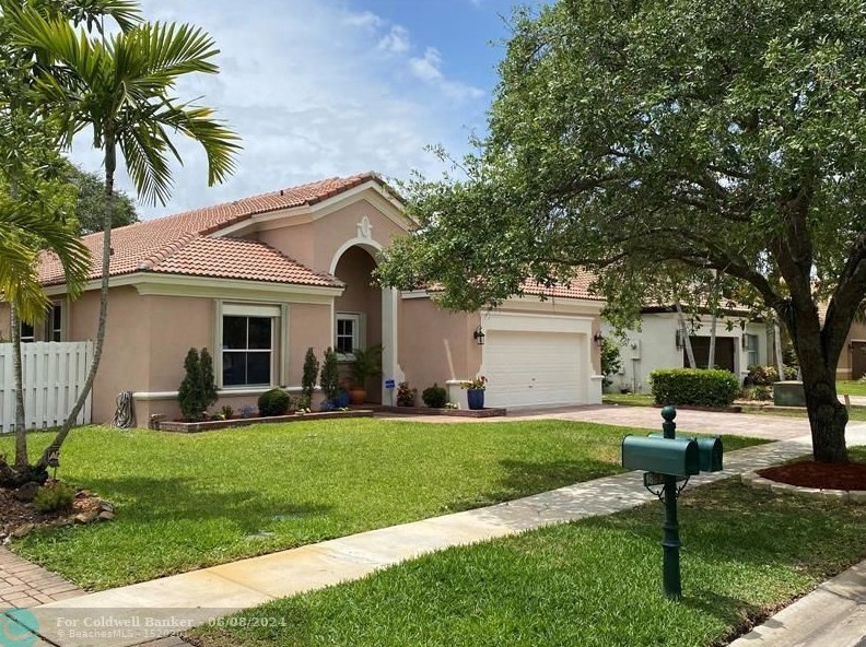 18894 29th Ct, Hollywood, FL 33029-2403