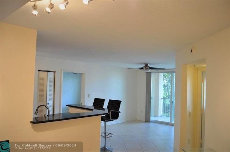 806 Villa Cir, Boynton Beach FL  33435-8917 exterior