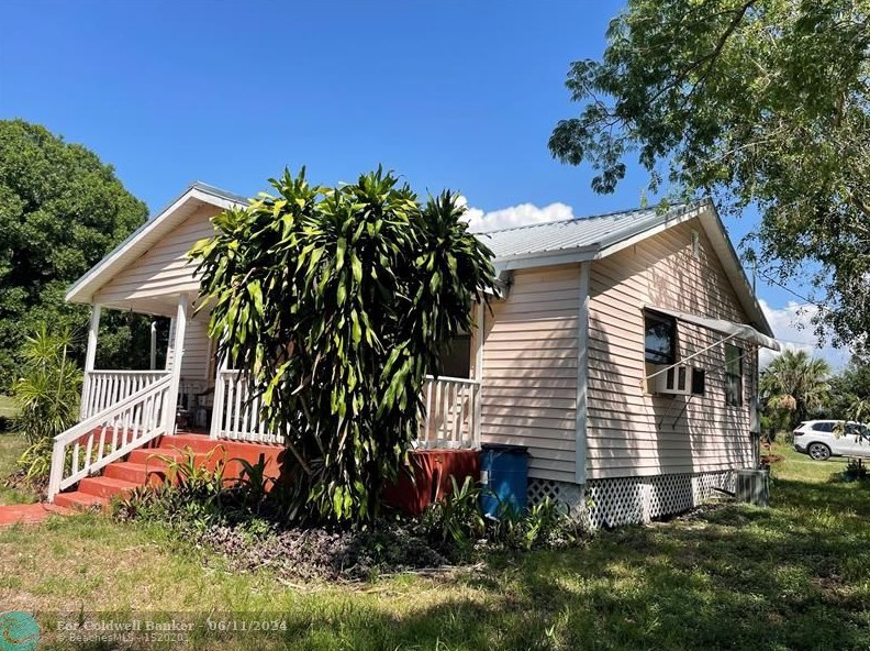 7700 76 Dr, Okeechobee FL 34972 exterior