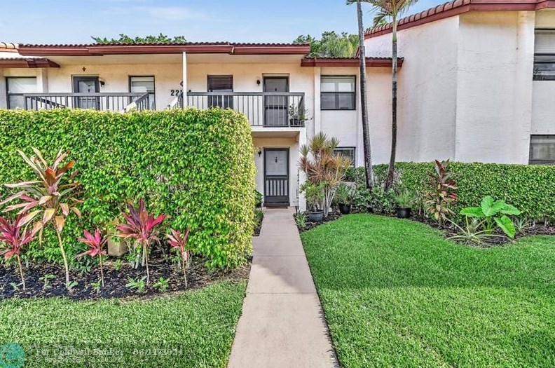 22124 Palms Way, Boca Raton, FL 33433-8010