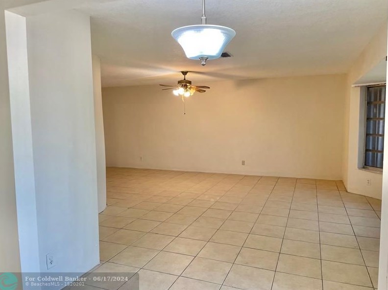 2000 51st Ave, Hollywood FL  33021-4026 exterior