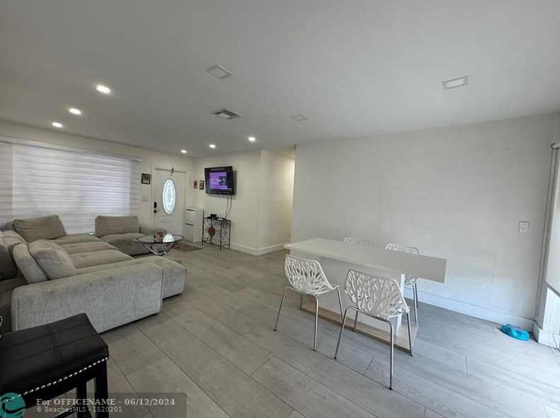 7060 Wilson St, Hollywood, FL 33024