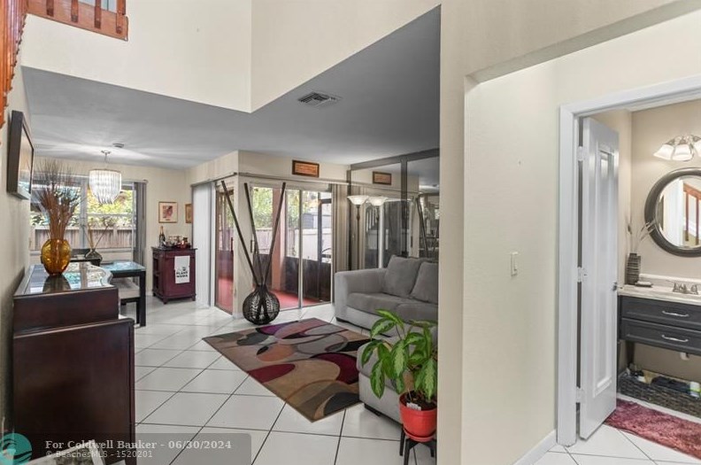 11852 Nw 13th St, Hollywood, FL 33026