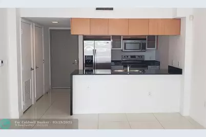 1750 N Bayshore Dr, Unit #5205, Miami, FL 33132 - Photo 2