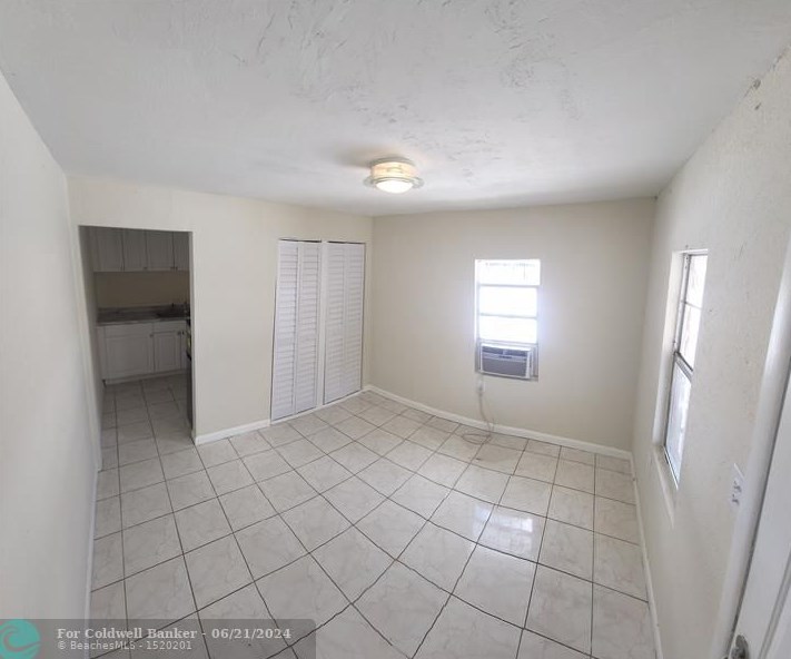 2810 Nw 51st St #b, Miami, FL 33142