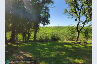 1697 E Main St, Pahokee, FL 33476 - Photo 2