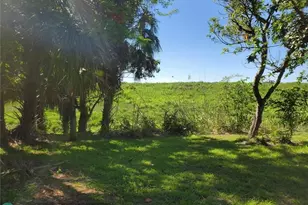 1697 E Main St, Pahokee, FL 33476 - Photo 2