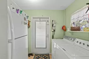 1577 NE 49th St, Oakland Park, FL 33334 - Photo 26