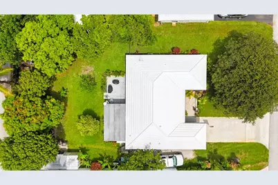 1577 NE 49th St, Oakland Park, FL 33334 - Photo 36