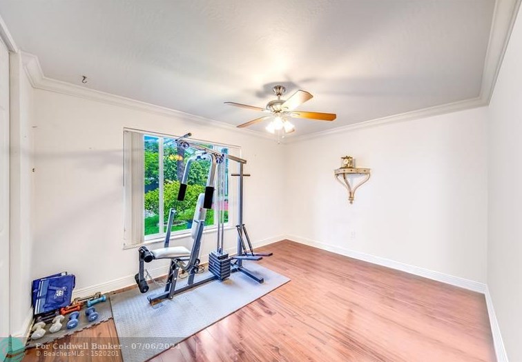 3900 68th Ave, Hollywood FL  33023-6606 exterior