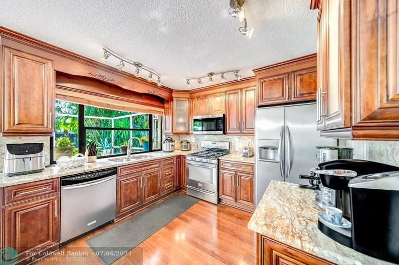 3900 68th Ave, Hollywood FL  33023-6606 exterior