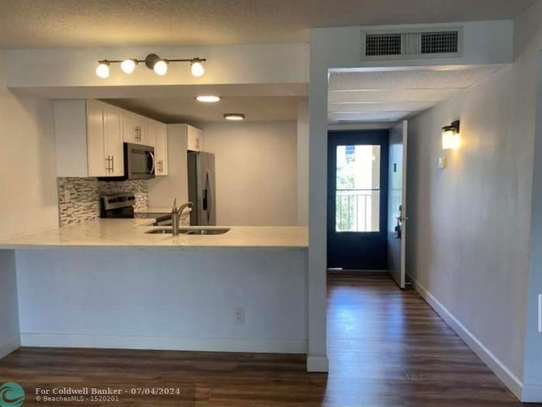 11 Royal Palm Way #303, Boca Raton, FL 33432